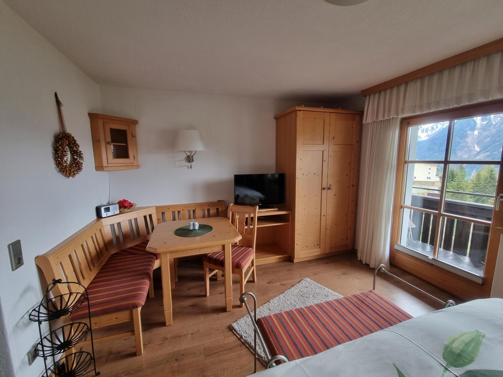 Haus Auer Apartment Jerzens Room photo